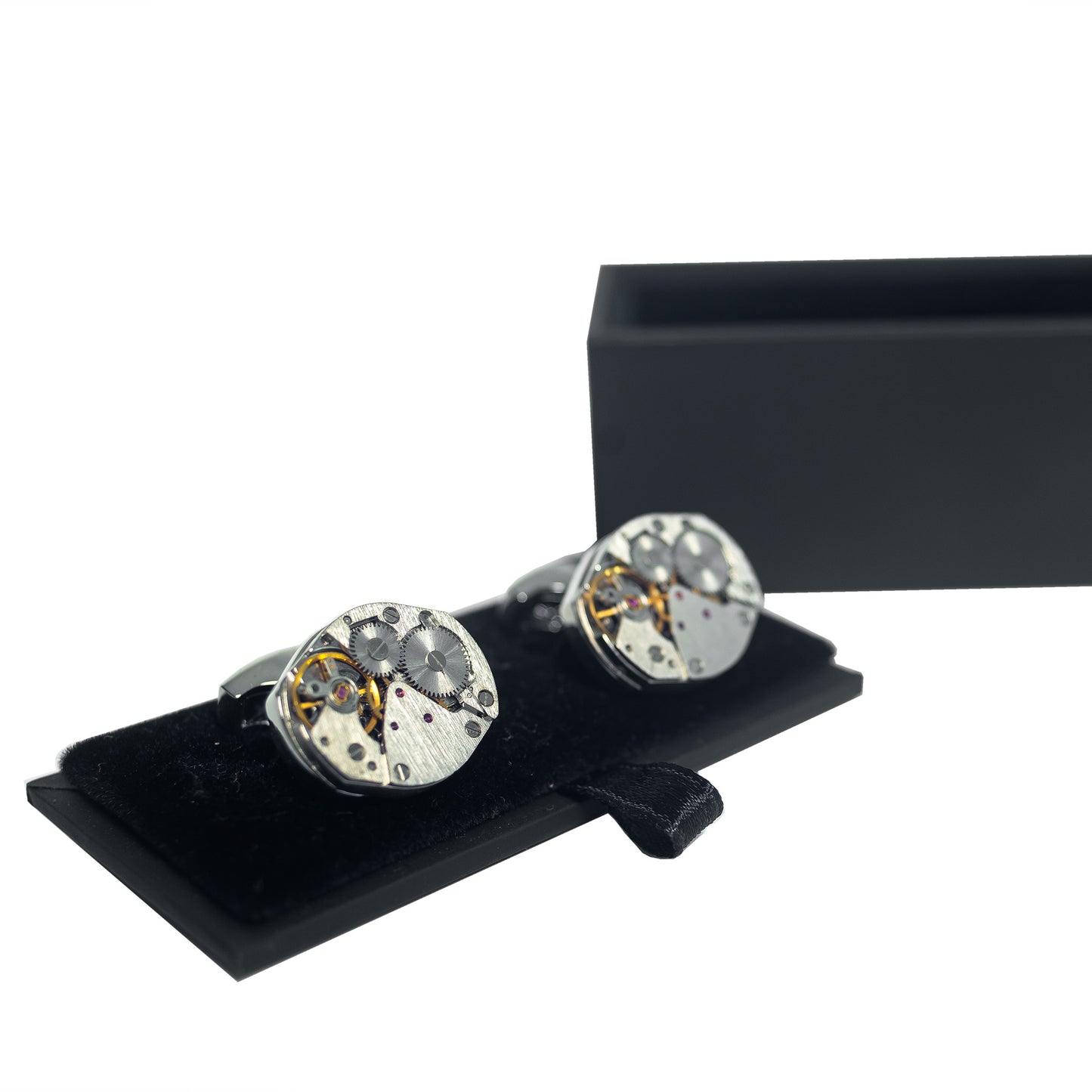 A pair of Foxtrot Chronolinks Oval cufflink