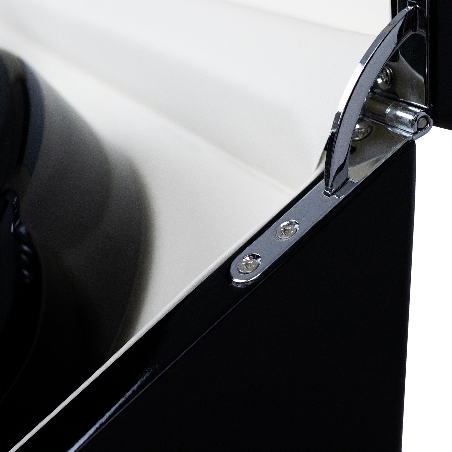 Close up on the hinges of a Foxtrot Promatic White Piano Lacquer watch winder